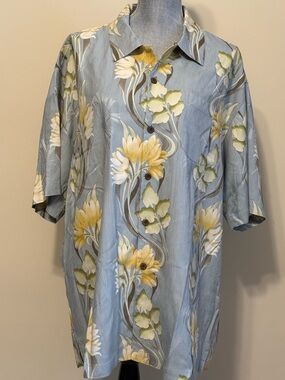 Tommy Bahama Light Blue Floral Hawaiian Button-Up Shirt